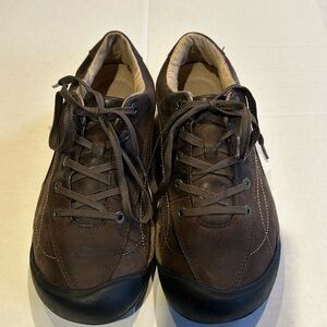 Keen leather brown Toyah lace up tennis shoes hiking that can be unisex size 8.5